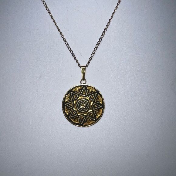 Vintage Jewelry - Vintage Gold Tone Symbol Pendant